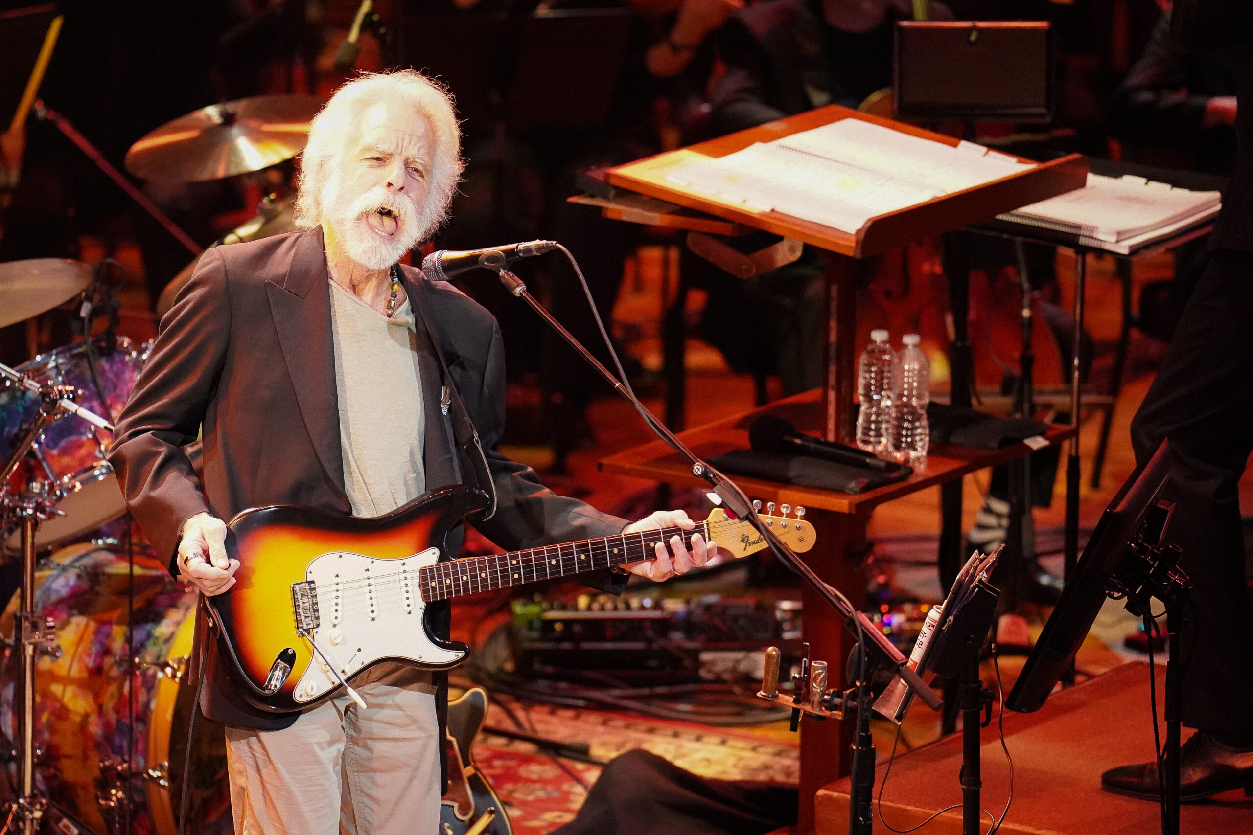 Bob-Weir-Wolf-Bros-w-NSO-The-Kennedy-Center-10.06.22-Photo-by-Casey-Vock