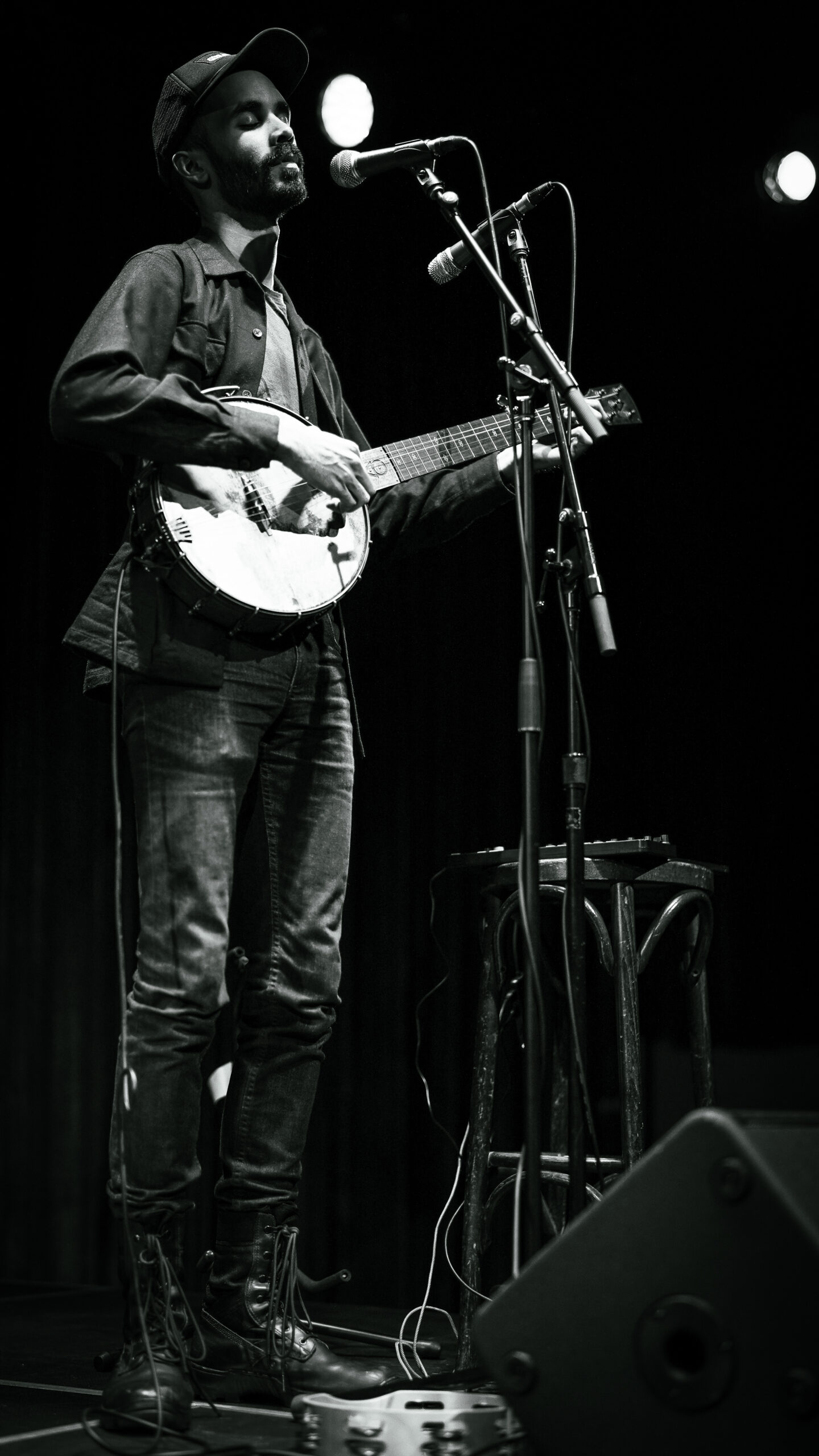 Jake Blount at Creative Alliance Baltimore MD Dec. 9, 2022 Photo by Casey Ryan Vock