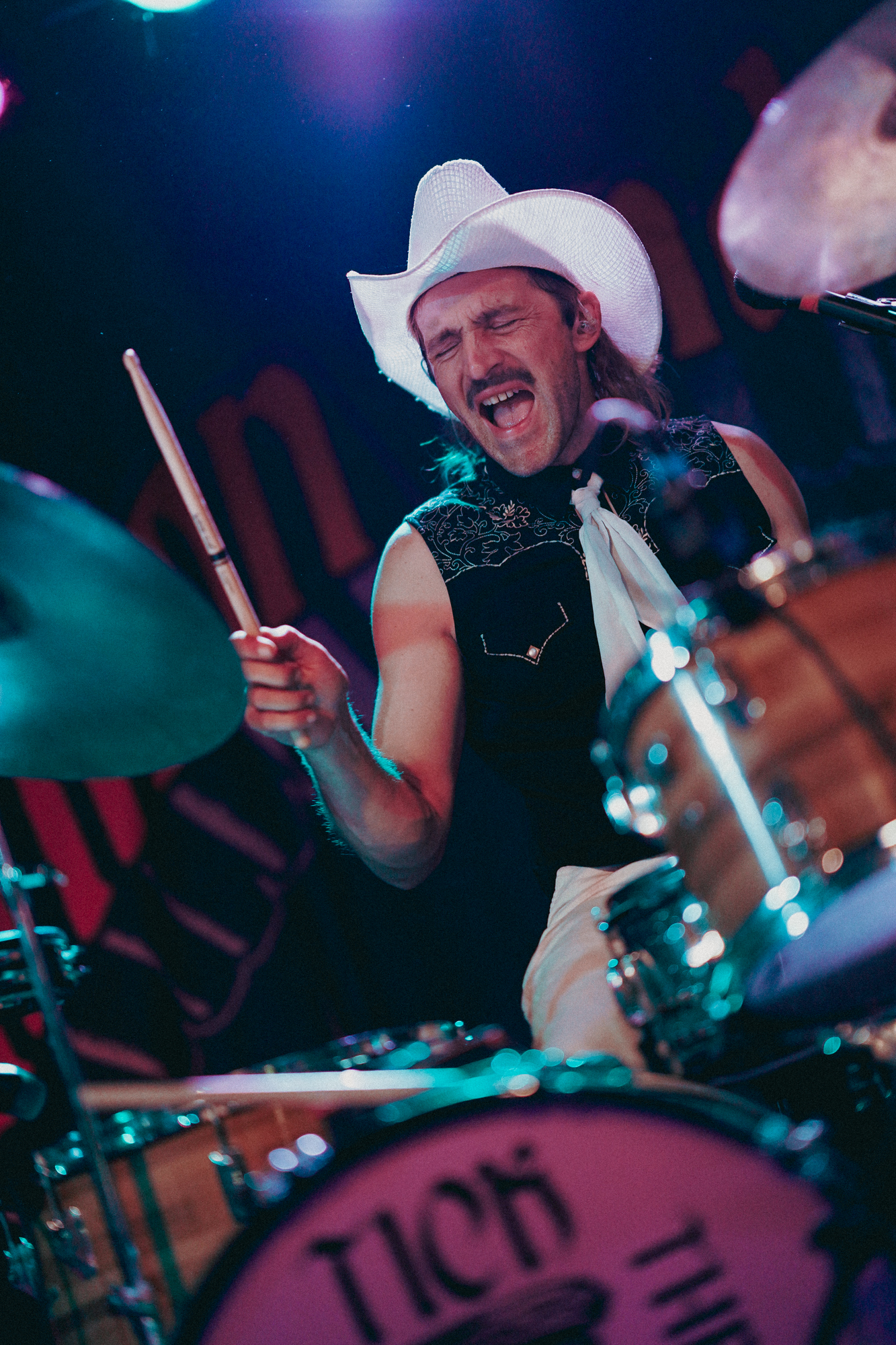 Shannon and The Clams