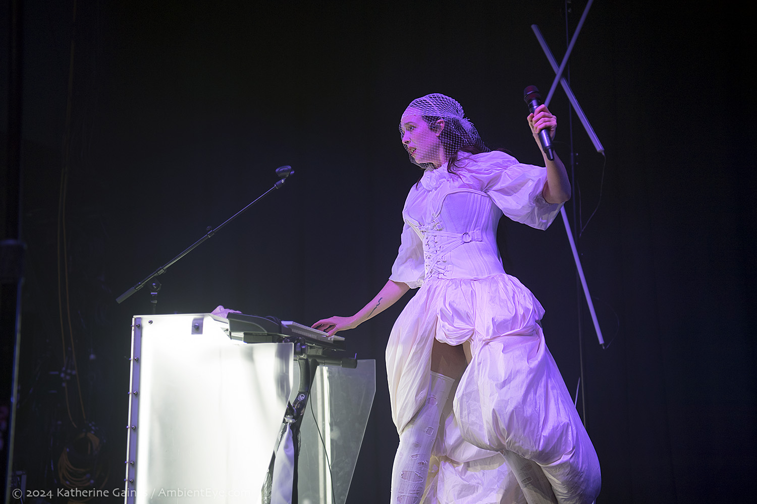 allie x, 9:30 club, katherine gaines, ambienteye photography, 11/6/2024