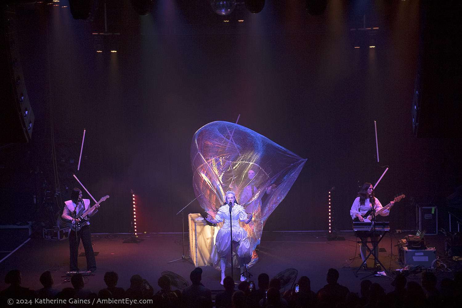 allie x, 9:30 club, katherine gaines, ambienteye photography, 11/6/2024