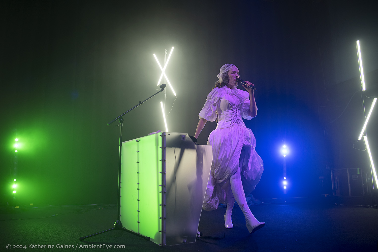 allie x, 9:30 club, katherine gaines, ambienteye photography, 11/6/2024