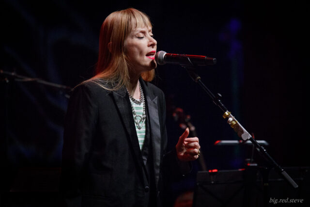 Suzanne Vega
